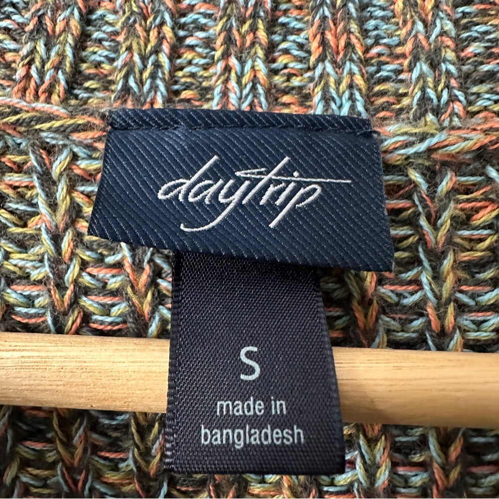 Daytrip Buckle Distressed Strappy V-Neck Sweater Multi-Color Knit Boho S Small - Picture 7 of 7